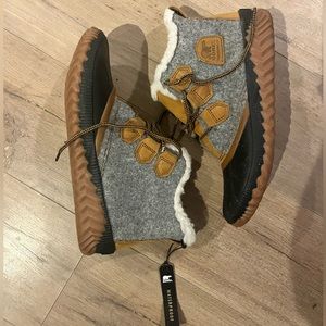 NWT Sorel Boots